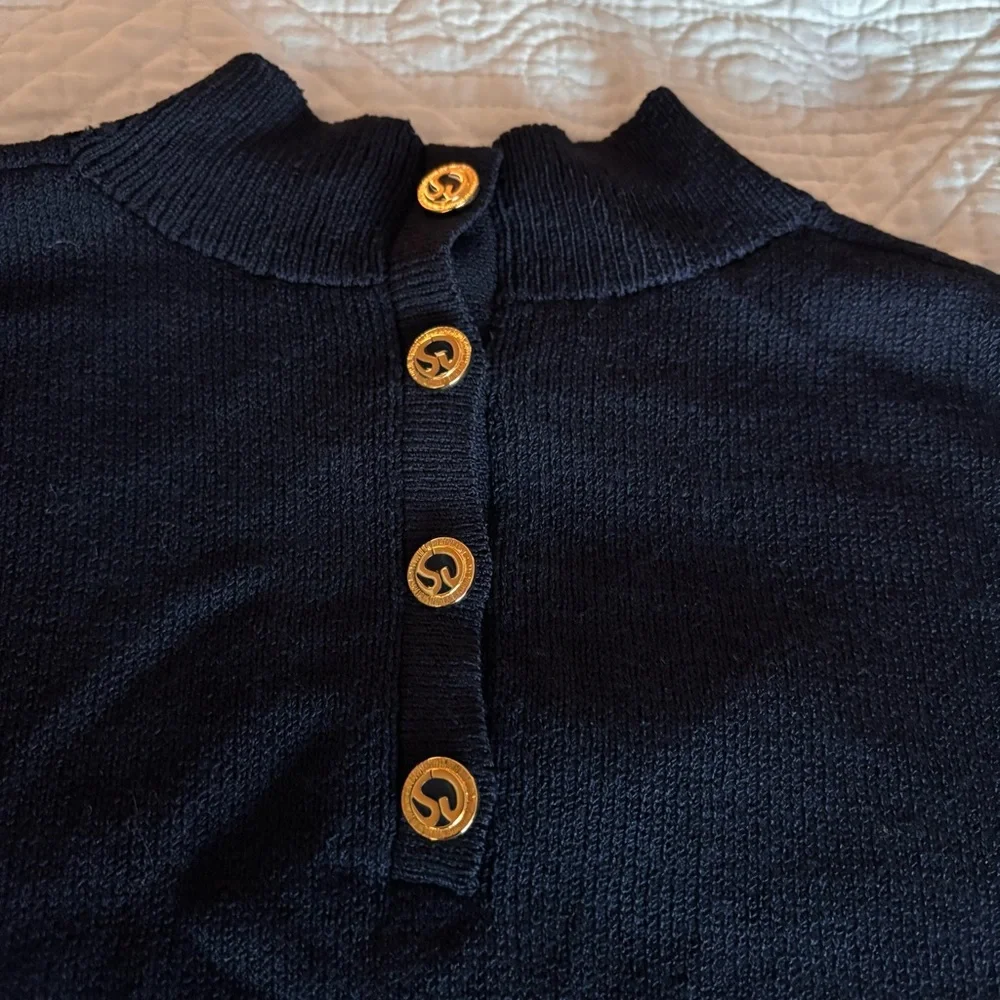 St. John Navy Mock Neck Back Button Knit Short Sleeve Top - Sz M EUC